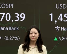 미워도 다시 한번? 바닥 친 소외주…보험·이차전지株 '반등'