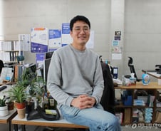 [투데이 窓]불확실성의 바다 위에서 새벽을 찾는 일