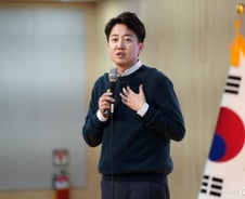 이준석, 개혁신당 대선 후보로 선출…"尹 탄핵 인용 시 대선 체제"