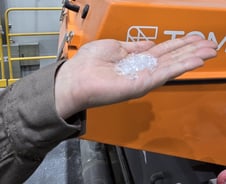 [르포]냄새나던 페트병 맞아?…'페트칩' 빛나는 부활의 순간