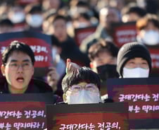 "정의롭지 못해" 교수들 꾸짖자…"젊은 의사 악마화" 날 세운 전공의들