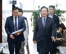 민주당 "尹 탄핵선고 목표 총력대응체제…조속히 선고기일 잡아야"