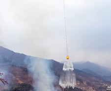 국립공원 산불 번질라…환경부 인력·장비 총동원해 진화중