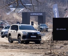 "정숙성 최강" 럭셔리 오프로더…렉서스 플래그십 SUV LX[시승기]