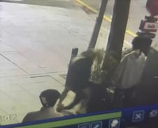 [단독]시비 또 붙자…장애인 코뼈 부러뜨리고 폭행한 20대 남성들