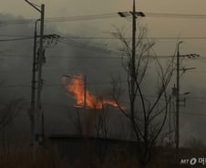 군, 산불 진화에 병력 5000명·헬기 146대 투입…항공유 36만ℓ 지원도