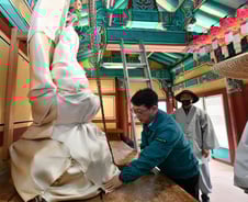 의성 산불, 천년고찰 고운사도 삼켰다…국가 보물도 있는데