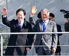 문재인 "헌재, 尹 탄핵선고 이번주 넘기지 않길...국민분노 임계점"