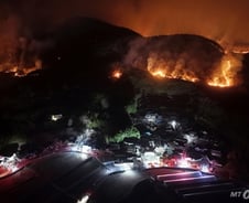 경북·경남 동시 다발 최악의 산불에 '최소 22명' 사망