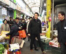 [단독]"얼마나 더" 쫄딱 망해야 고쳐주는 낡은시장…서울시, 규제장벽 부순다