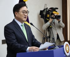 우원식 "尹탄핵심판 신속히 선고해 달라…마은혁 미임명은 위헌"