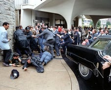 피 토한 대통령, 급박했던 순간…"배우 관심받으려" 암살 꾸민 美 청년[뉴스속오늘]