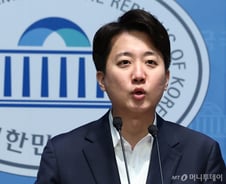 이준석 "尹탄핵 인용될 것…한동훈은 尹 하위호환·이재명은 방탄만"