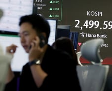 공매도 충격에 휘청이는 증시…코스피 대장주·이차전지주 줄줄이 하락