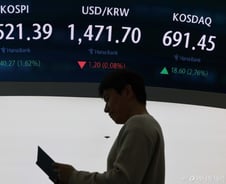 "4일 탄핵선고" 발표에 증시도 "휴"…맥 못추던 코스피 2500선 탈환