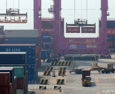 美 관세에 의약품 빠졌다…K-바이오 "불확실성 있지만, 영향 제한적"