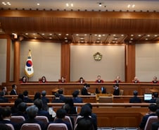 "헌재 결정, 대한민국 새로운 성장의 길로 들어서는 계기 돼야"-중기중앙회