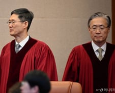 대한상의 "윤석열 파면 결정 존중…국정 조속히 정상화해야"