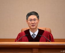 코스피, 尹 대통령 파면 선고 이후 하락…다시 2500선 밑으로