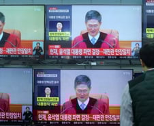 의사협회, 尹 파면에 "의료사태 종식 기대…의료개혁 재논의해야"