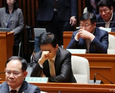 "생각 다르면 같이 못해" "反이재명 국민후보 내자"...침통한 국민의힘