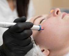 "한의원서 감히 미용 시술?"…별점 테러범 정체, 알고보니 의사들