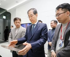 "상호관세 유예" 마음 바꾼 트럼프…증시 반등, 이 업종에 돈 몰렸다