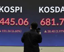 "줍줍해서 꿀꺽" 간 큰 개미 웃었다…돌아온 외인, 코스피 6% 급반등