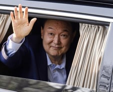 윤 전 대통령, 파면 열흘 만에 형사법정 선다…무슨 말 할까