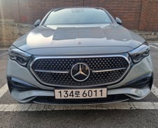 "정숙함 속에 숨은 날카로움"…벤츠 E 300 4MATIC AMG 라인[시승기]