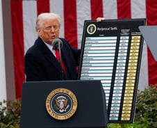 [광화문] 파는 나라 vs 사는 나라