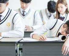 "공부 언제해?" 오래 자도 잔소리 마세요…15분 더 잔 10대, 더 '똑똑'