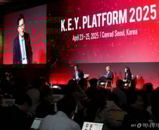 韓, 'AI 강국' 되려면…"규제는 연성법으로 접근해야"