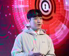 "특정 분야 특화 AI 기술, 글로벌 빅테크 사이에서 살아남을 묘수"