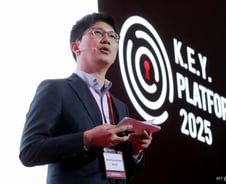 "로봇이 육아하면 아이 정서는?"…AI 대중화가 가져올 고민들