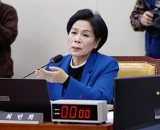 SKT 해킹 불안…'유심보호' 가입 나흘만에 5만명→240만명