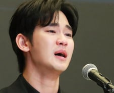 [단독]김수현과 3년여 만난 '아이돌' 여배우…어긋난 김새론 6년 열애설
