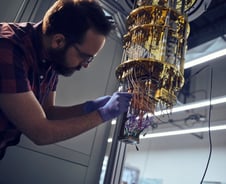 양자 컴퓨팅 혁명, 어떻게 세계 경제와 국가안보를 뒤흔들까 [PADO]