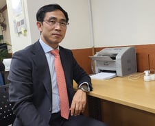 "못 받은 진료비" 10억 넘는 곳도…지역 병·의원 숨통 터주는 '소방수'