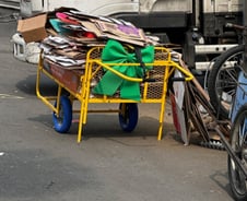 폐지 할머니 웃게한 '노랑 리어카'…"고마워요"[인류애 충전소]