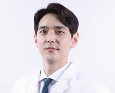 무릎 아파도 참는 부모님, 결국 우울증까지…'이것' 보며 증상 관리해야