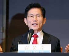 김문수 "손 떼라"에 관련주 불기둥…한덕수, 이재명 테마주도 출렁