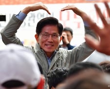 [단독]김문수, 12일 0시 물류센터서 첫 선거운동…"중도·청년 민심 잡을 것"