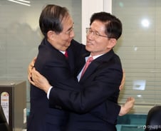 [단독]"한덕수, 김문수 제안한 선대위원장 고사…개헌은 도울 수도"