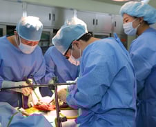 "아들 위험, 내가 죽고 말지" 간 못 받겠다는 아버지…의사가 말한 진실