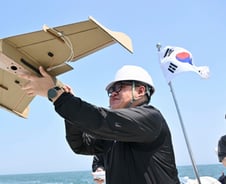 "자폭드론 공격 성공" 해군 첫 공개…북한은 '우크라전 드론 경험' 과시