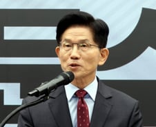 [단독] 김문수, 이주 개헌 공약 발표…"대통령제 구상 포함될듯"