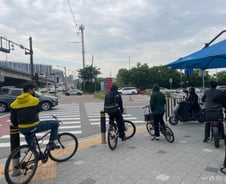 "이민자 없이는 안 돌아가요"…공단 앞 출근길, 10명 중 9명이 외국인