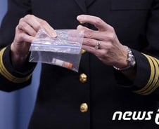 '치사율 95%' 공포의 백색가루…탄저균 배달사고 한국은 몰랐다 [뉴스속오늘]