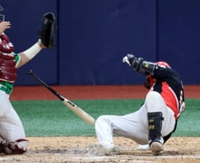 야구공이 '쾅'…머리에 이런 충격 후 "어지러워" 그냥 넘겼다간